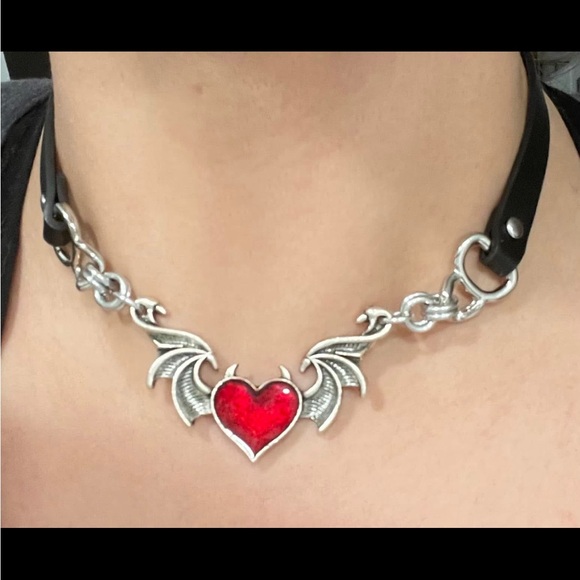 Black leather choker red heart with bat wings and devil horns valentine goth - Picture 6 of 16